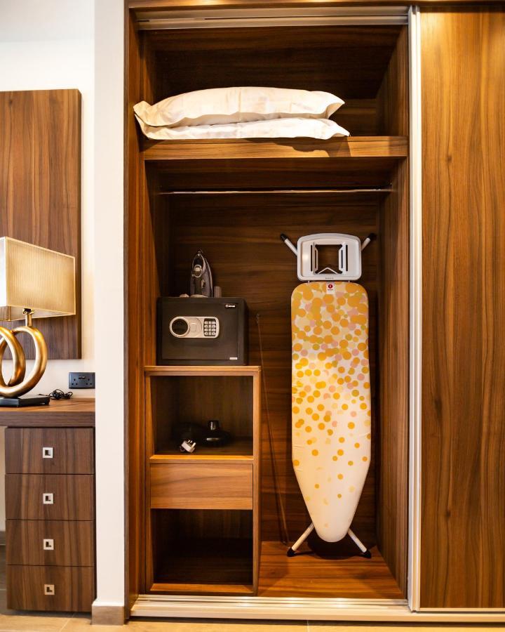 Leonardo Boutique Hotel ラルナカ エクステリア 写真