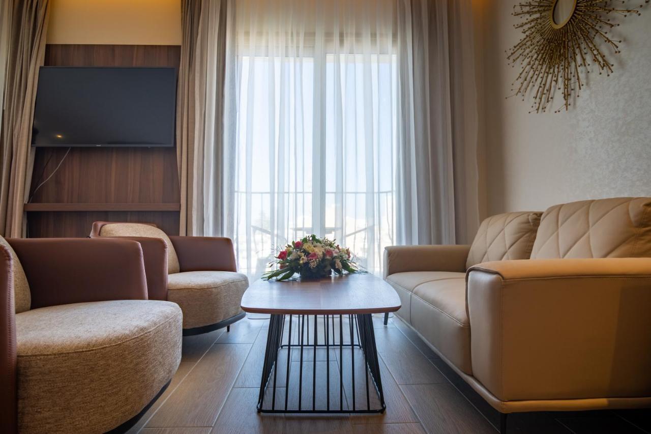Leonardo Boutique Hotel ラルナカ エクステリア 写真